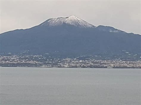 Torna La Neve Sul Vesuvio A Picco Le Temperature