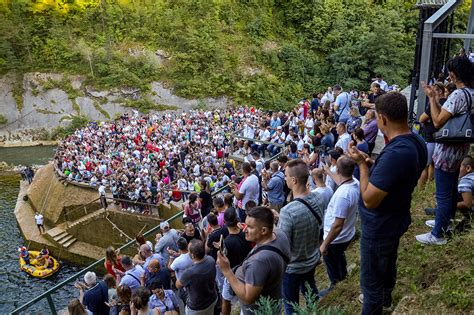 Skokovi S Vodopada U Jajcu Zakazani Za Kolovoza Posjetitelje I