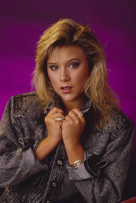 Samantha Fox Facts Model And Singers Age Wife Songs And Career Explained Smooth