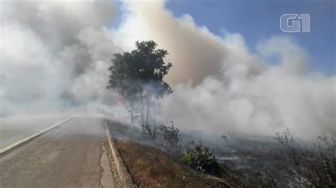 Vídeo Nuvem de fumaça cobre a BR em Talismã Tocantins G1