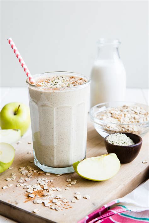 Apple N Oats Breakfast Smoothie Lulu The Baker