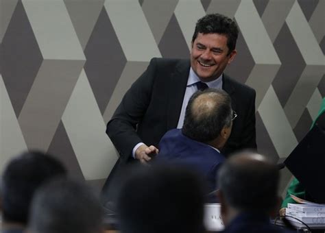 Dino afirma que diálogo Moro foi educado e que só senador e Deus