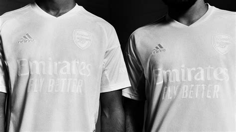 Arsenal to wear all white kit at the Emirates against Liverpool to mark ...