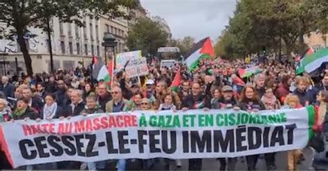 Paris Plus De Personnes Participent La Manifestation Pour Un