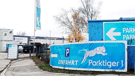 Parktiger Parkpl Tze Beim Flughafen Wien