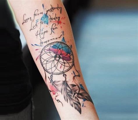 Watercolor Tattoo Am Unterarm Traumf Nger Mit Drei Federn Tattoo