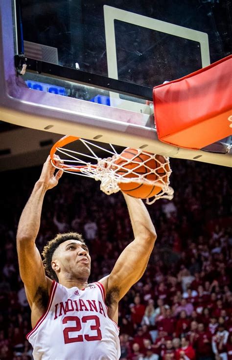 WATCH: Indiana's Trayce Jackson-Davis Dunks on Scarlet Knights For 12 ...