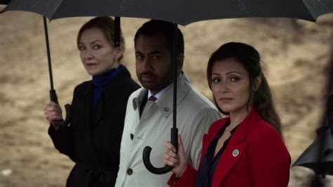 The Trench Coat White Worn By Seth Wright Kal Penn In Designated Survivor Season 3 Spotern