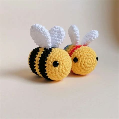 How To Crochet Small Bee Pattern Simple Crochet Bee Tutorial