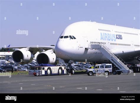 Airbus A380 & Douglas DC12 Aircraft Tug Stock Photo: 9752842 - Alamy