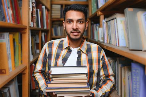 top  famous indian writers  st century  unproposed guy