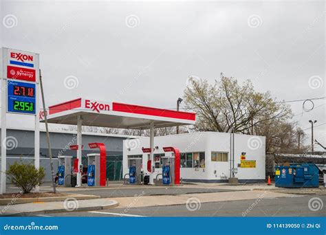 Exxon Gas Station in Washington, DC, USA Editorial Image - Image of ...