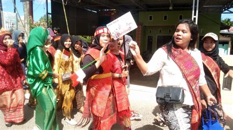 Meriah Pawai Budaya Hari Jadi Satui Ke Tahun Sma Negeri Satui