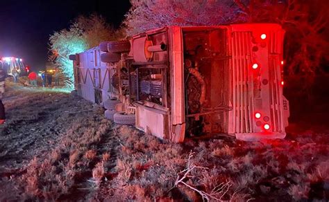 Volcadura De Autobús Deja Al Menos Seis Muertos En La Carretera