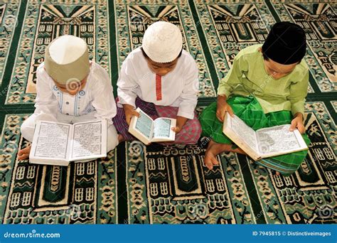 Islam Kids Reading Koran Stock Image Image Of Sitting 7945815