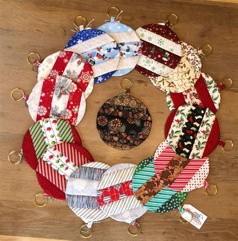 Quilted Holiday Ornament Hot Pads Potholders Etsy Holiday Ornaments Hot Pads How To Make