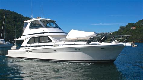 Riviera 48 Enclosed Motor Yacht Standen Marine