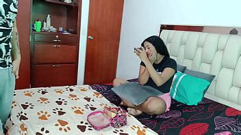 Hermanastro Pervertido Se Folla Por El Co O A Su Linda Hermanastra Latina De Piel Morena Porno