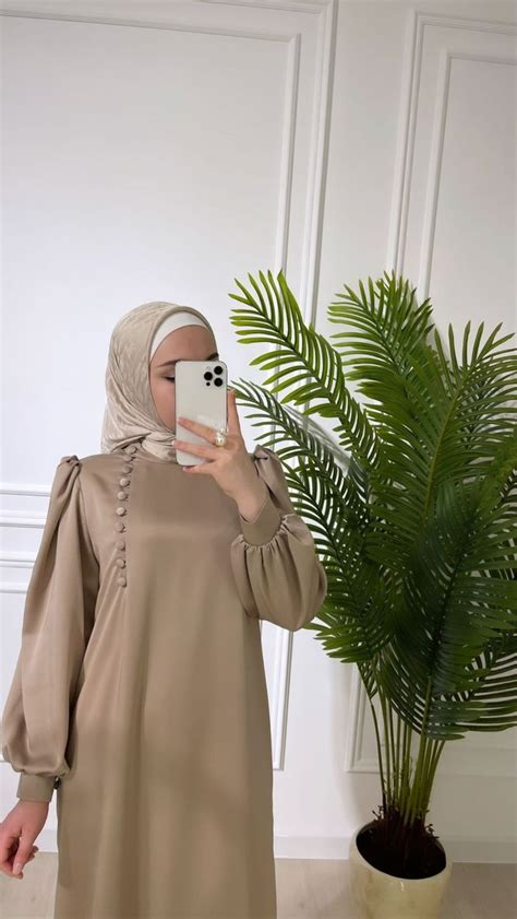 Hijab style 🤎 | Womens trendy dresses, Abayas fashion, Fashion top outfits