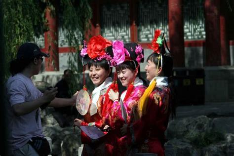 Girls Traditional Manchurian Costumes Pose Tourist Editorial Stock Photo - Stock Image ...