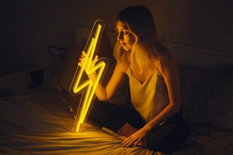 Магазин - Неоновые вывески FLIX NEON