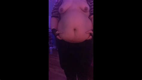 Un Ragazzo Trans Di Anni Gioca Con La Sua Pancia In Crescita Pornhub Gay