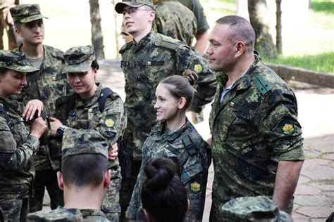 Кубрат сложи военна униформа