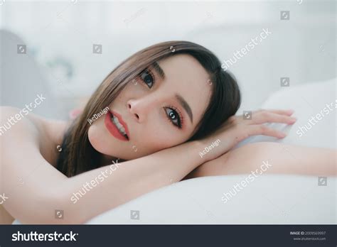 Sexy Beautiful Woman Wearing Pink Lingerie Stock Photo Shutterstock