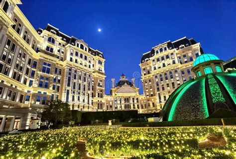 Light Up Macau Grand Lisboa Palace Resort Jardim Secreto Sjm Resorts