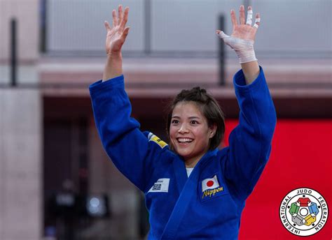 Judoinside News Uta Abe On Top Of The Mountain In Tokyo For The