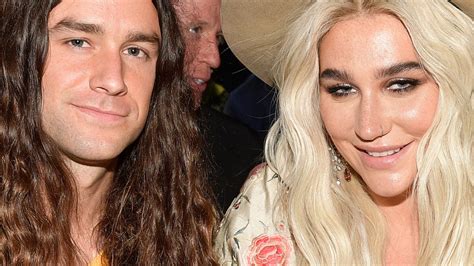 The Truth About Kesha's Relationship With Her Boyfriend Brad Ashenfelter