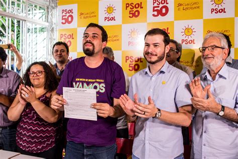 Guilherme Boulos filia se ao Psol e lança pré candidatura à Presidência