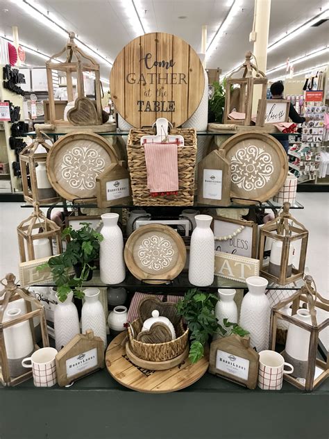 Hobby lobby merchandising table displays work/TH | Hobby lobby decor