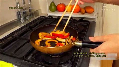 Watch 帮老公做个饭 Bigass Oralsex Fellation Porn SpankBang