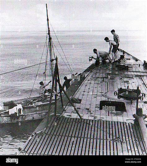 Uss Wahoo And Refugees Stock Photo Alamy