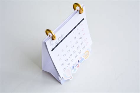 Diy Mini Calendario De Mesa Dibujos De Colores