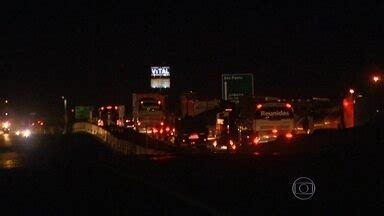 Bom Dia SP Caminhoneiros Fecham Rodovia Anhanguera Em Protesto Contra