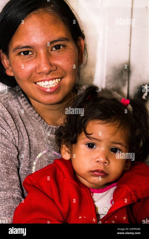 Latina Mother And Daughter Stock Photo Alamy