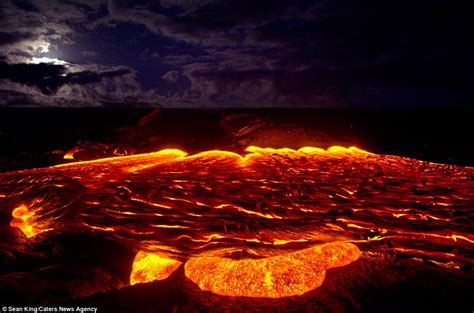 Suy tư... Thinking...: Fire and lava spew from Hawaiian volcano in ...