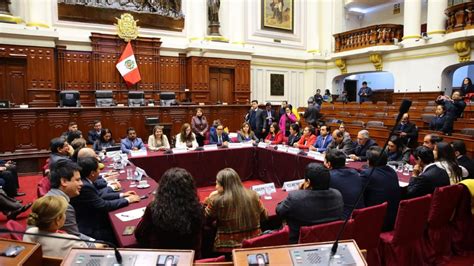 Comisión de Constitución archiva proyecto de adelanto de elecciones al