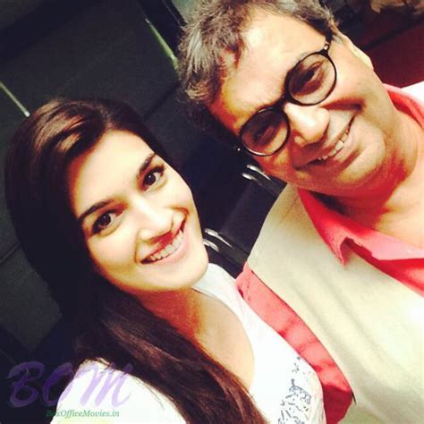 Kriti Sanon selfie with the showman Subhash Ghai photo - Kriti Sanon ...