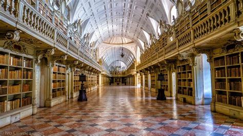 Bibliothèque du Palais national de Mafra est une bibliothèque située à