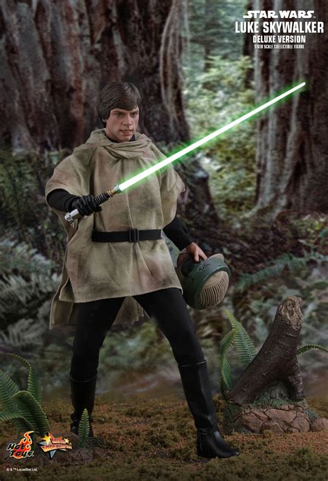 Hot Toys Luke Skywalker Deluxe Version Has All The Accessories