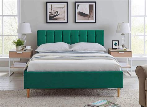 Lit Double Capitonne En Tissu Velours Vert Valentine X Cm