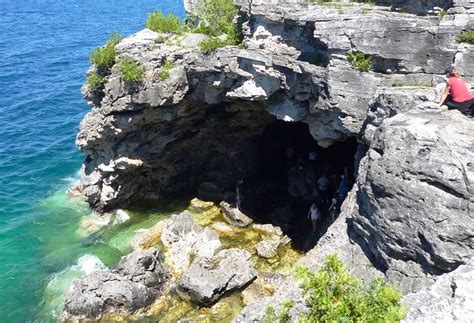 Visiting Tobermory: The Grotto and Cyprus Lake Trail · Suburban Tourist