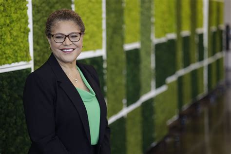 Karen Bass Wins La Mayoral Race Vows To Focus On Homelessness The Click