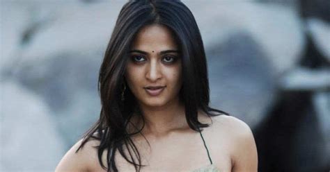 Anushka Shetty Hot Photos In Green Saree South Indian Actress Photos And Videos Of Beautiful