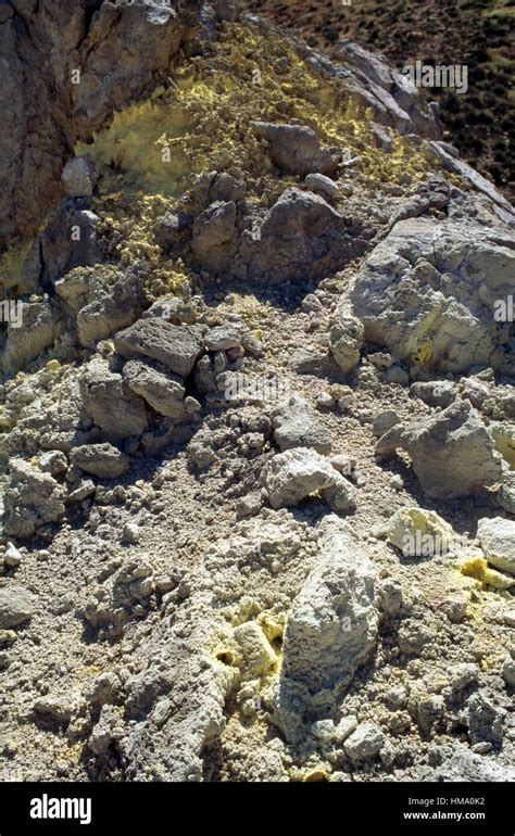 Sulfur Crystal Formation Hi Res Stock Photography And Images Alamy