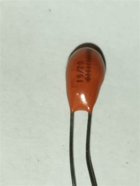 15 uF 20 Volts 15 µF 20 V Condensateur Tantale Gouttes NOS Lot 10 Pcs