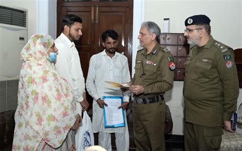 Ig Punjab Dr Usman Anwar Visited The Open Court At The Central Police